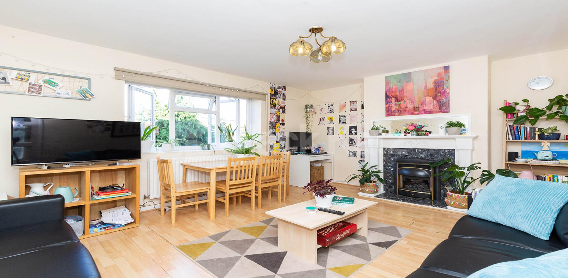 			PERFECT FOR 3 SHARERS!, 3 Bedroom, 1 bath, 1 reception Flat			 Cavendish Street, ANGEL N1
